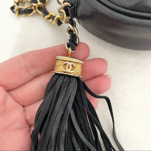 ✨SOLD✨Chanel Vintage Oval Lambskin CC Camera Chain Bag - Picture 7 of 14